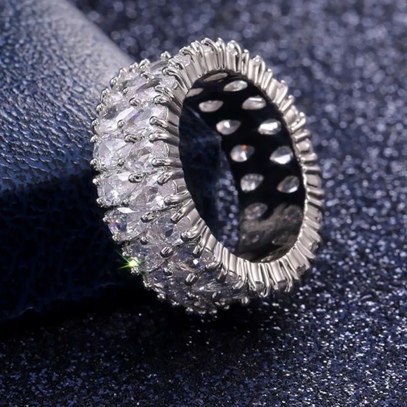 NEW ETERNITY 925 STERLING SILVER BAND RING, CUTE RING, SHINY RING. - Picture 5 of 6